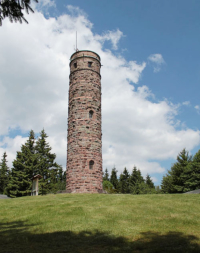 Der Aussichtsturm auf dem Adlersberg