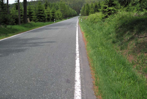 So gerade wie hier ist die Strasse zur Schmcke selten.